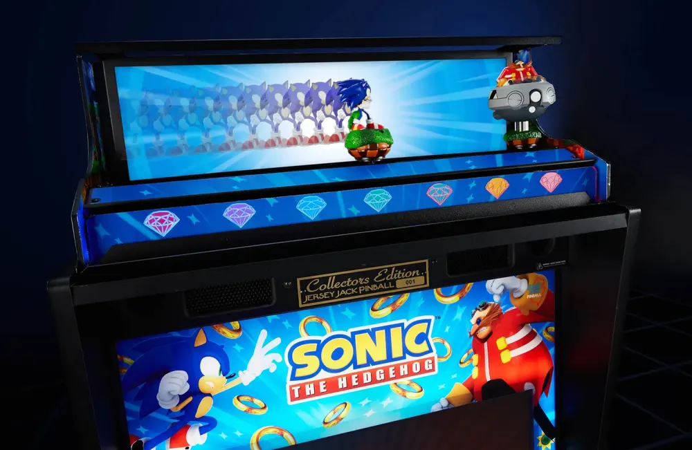 Sonic and Dr. Eggman mechanical battle topper with super-wide LCD display