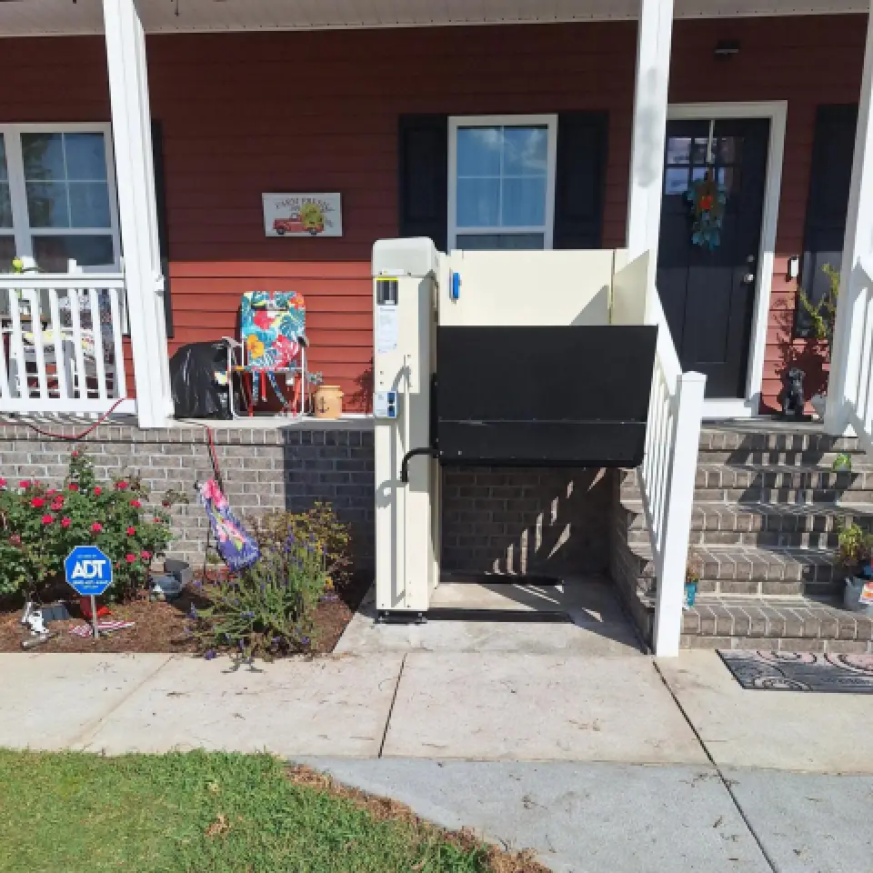 Outdoor vertical platform lift for home porch access in Washington, NC