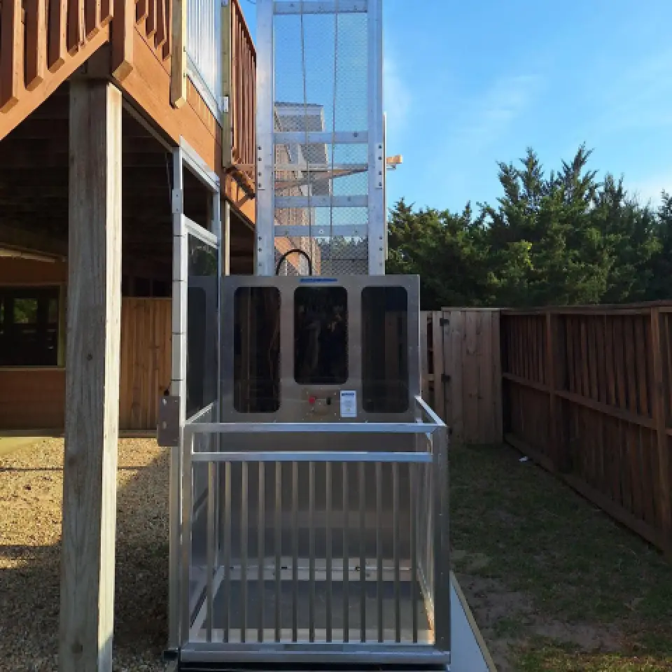 Outdoor Lift in Rodanthe, NC