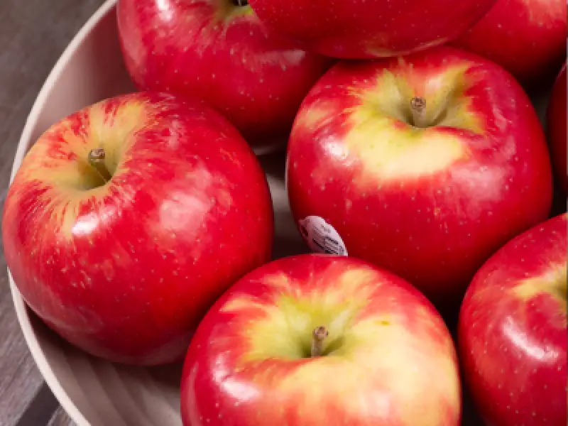 Honeycrisp apples