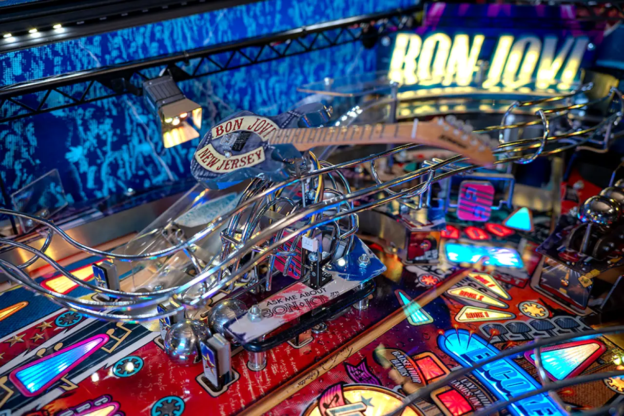 Bon Jovi Pinball Crowd Amp-Up loop and captive ball
