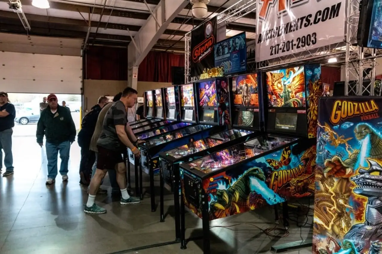 Pinball machines on the Pinball at the Zoo show floor