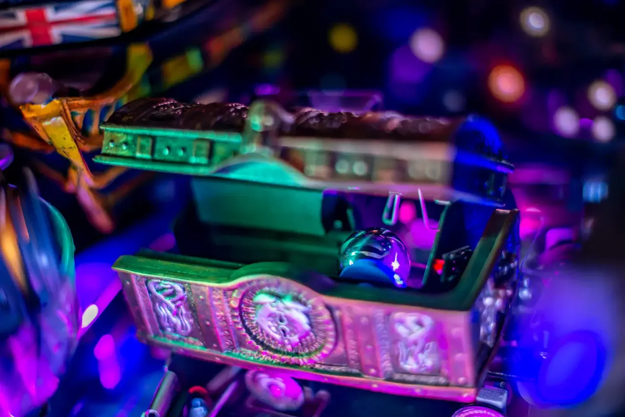 Jersey Jack Pirates of the Caribbean pinball official detail 4