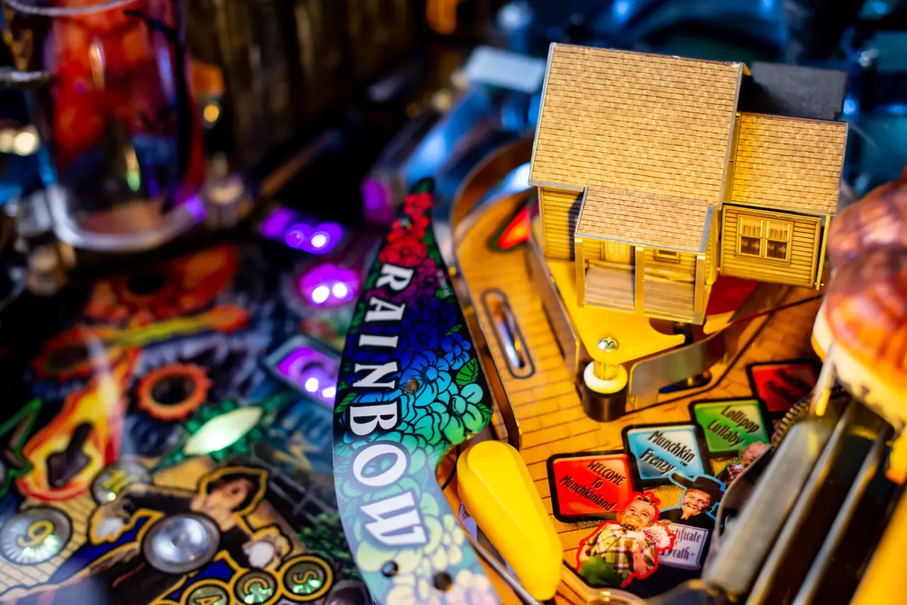 The Wizard of Oz pinball official cabinet or playfield detail 2