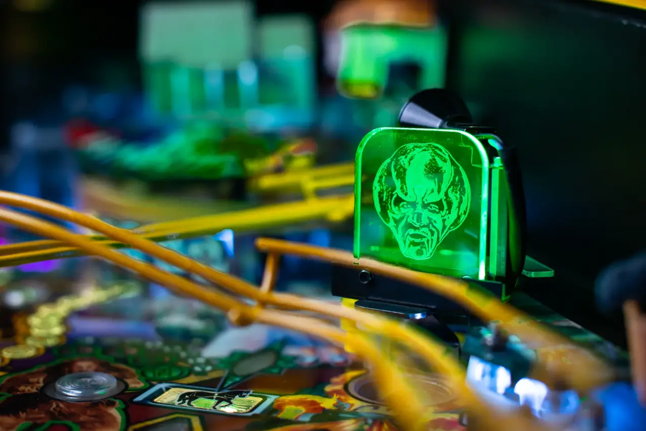 The Wizard of Oz pinball official cabinet or playfield detail 3