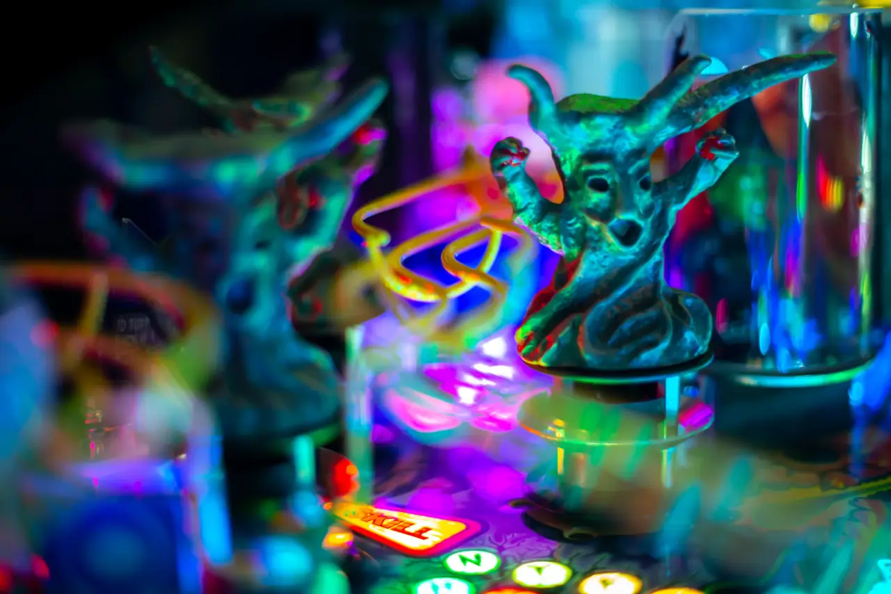 The Wizard of Oz pinball official cabinet or playfield detail 6