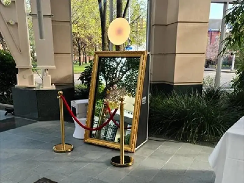 mirror photo booth at event