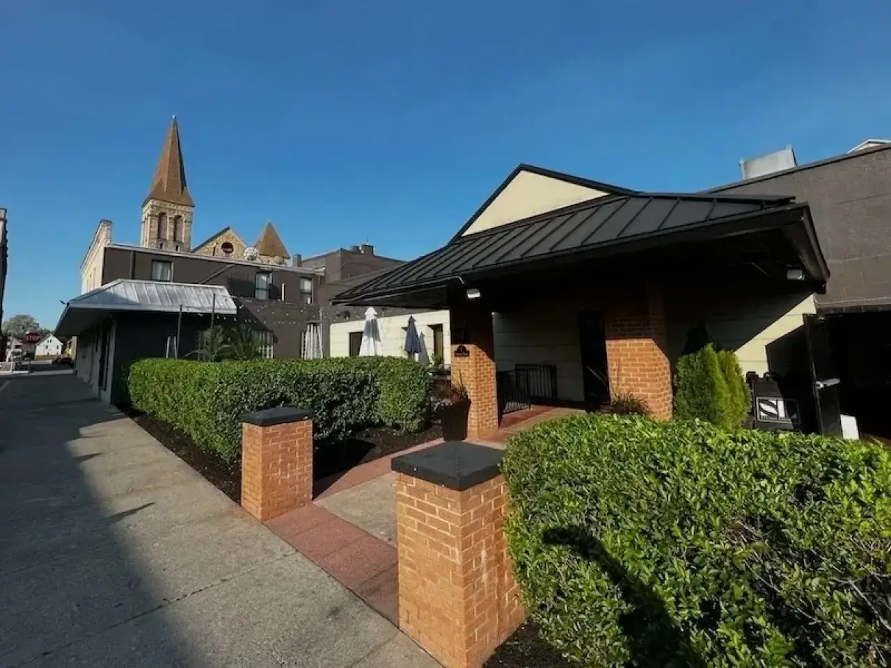 front walkway pillars