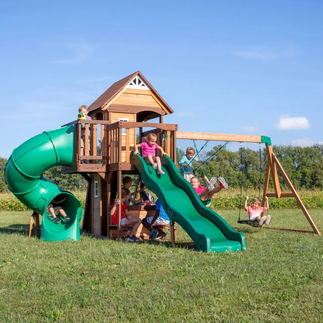 Cedar Cove Backyard Discovery thumbnail