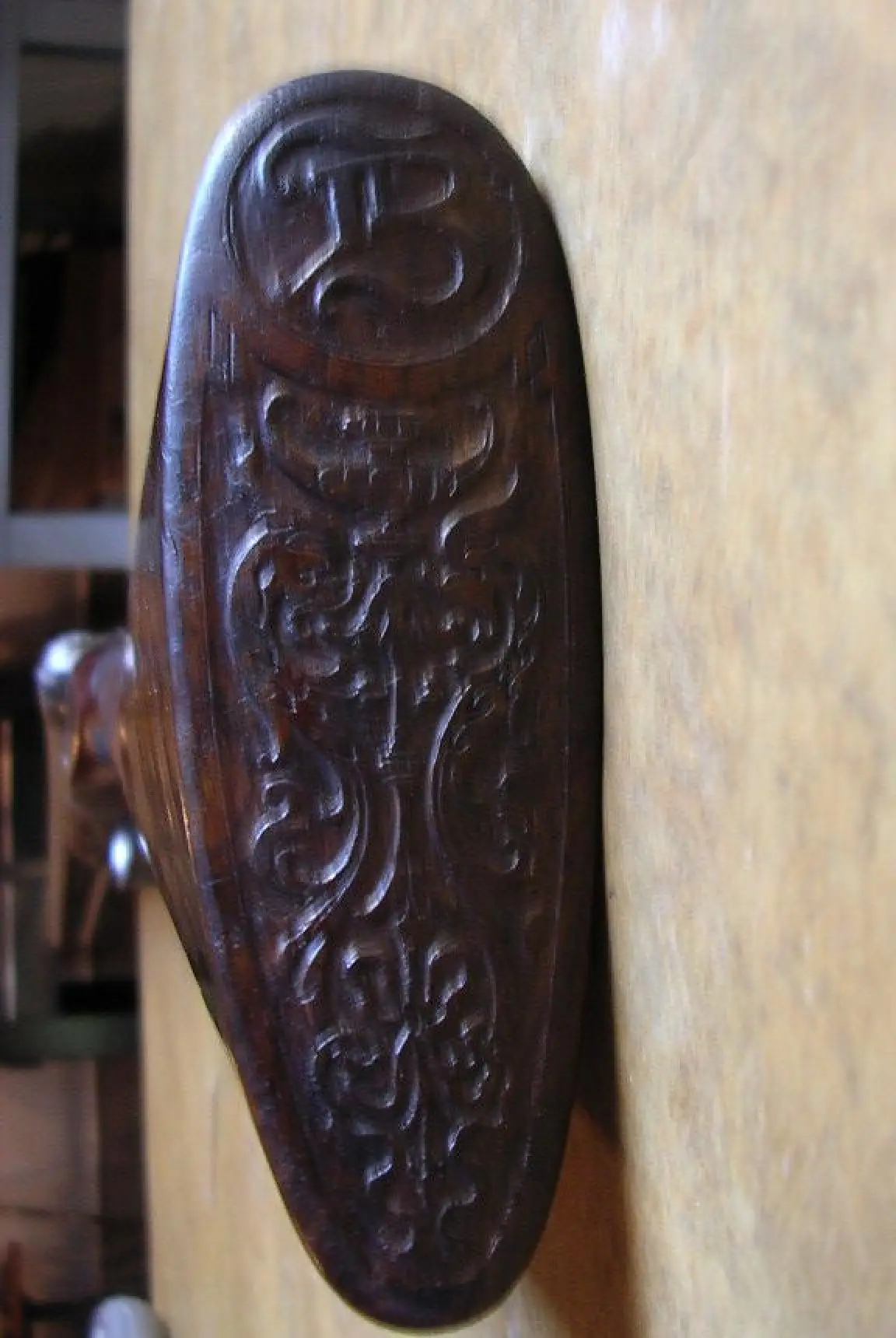 1915 Carved Butt