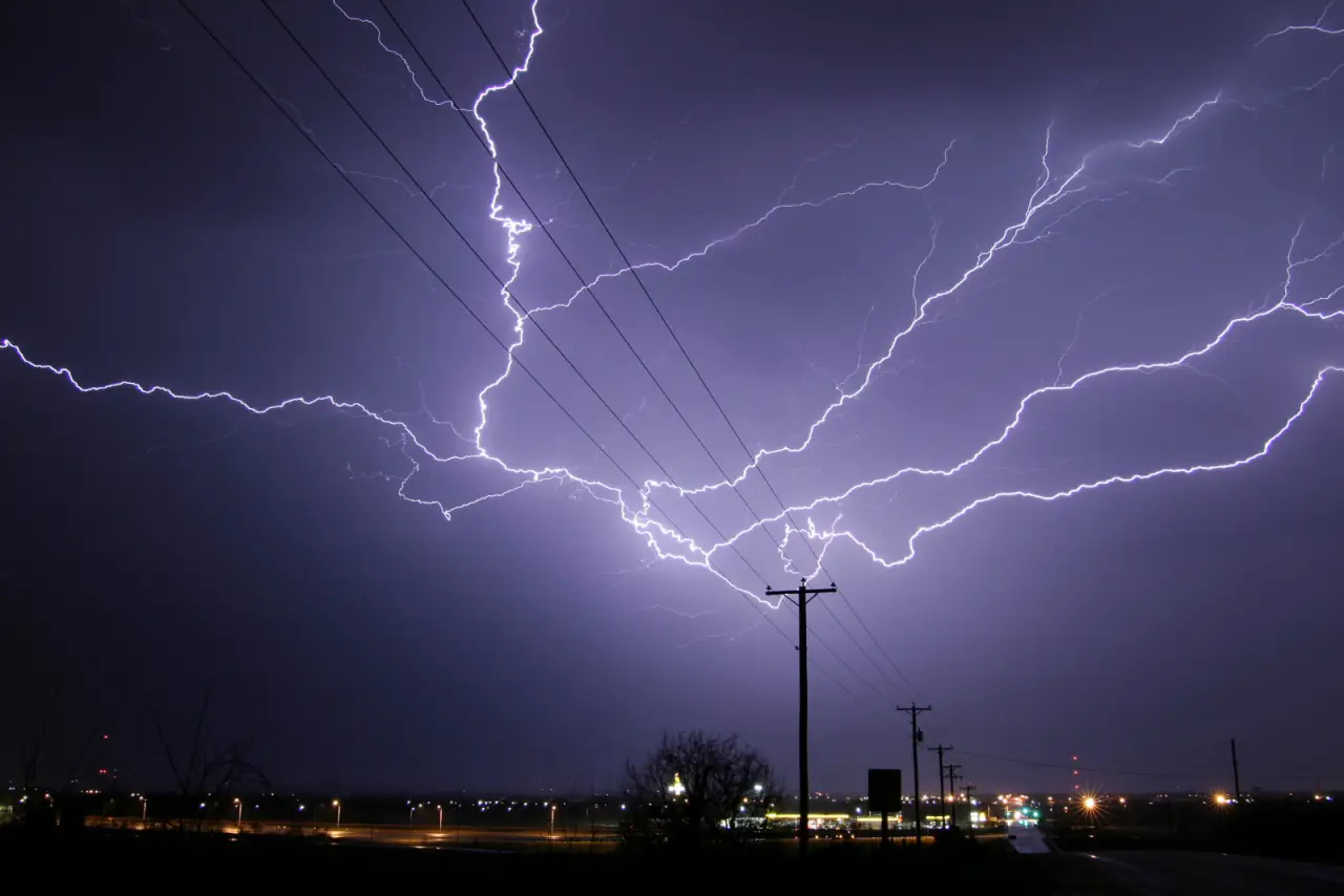 5 Reasons Why You Should Buy An Emergency Generator For Your Home