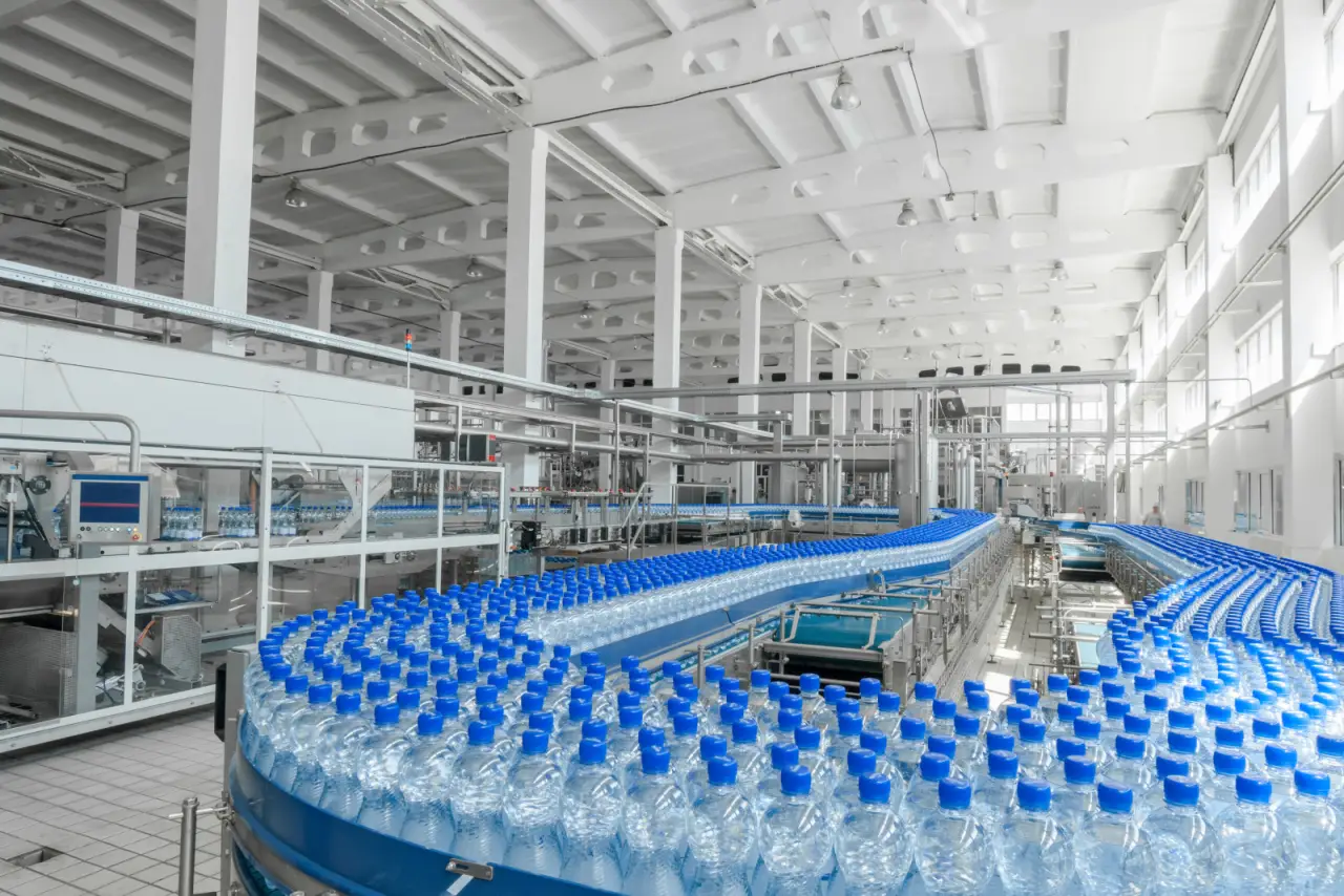 Bottled Water vs. Filtered Tap Water: Which Should You be Drinking?