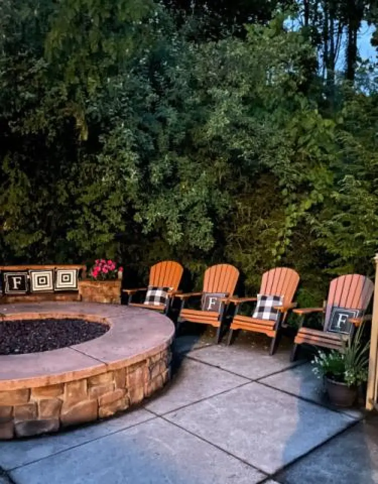 Breeo Smokeless, Wood Burning Fire Pit with Chairs Surrounding