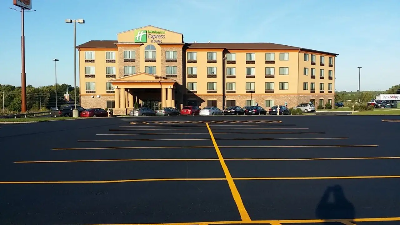 Professional Sealcoating & Paving Services for Your Commercial Business