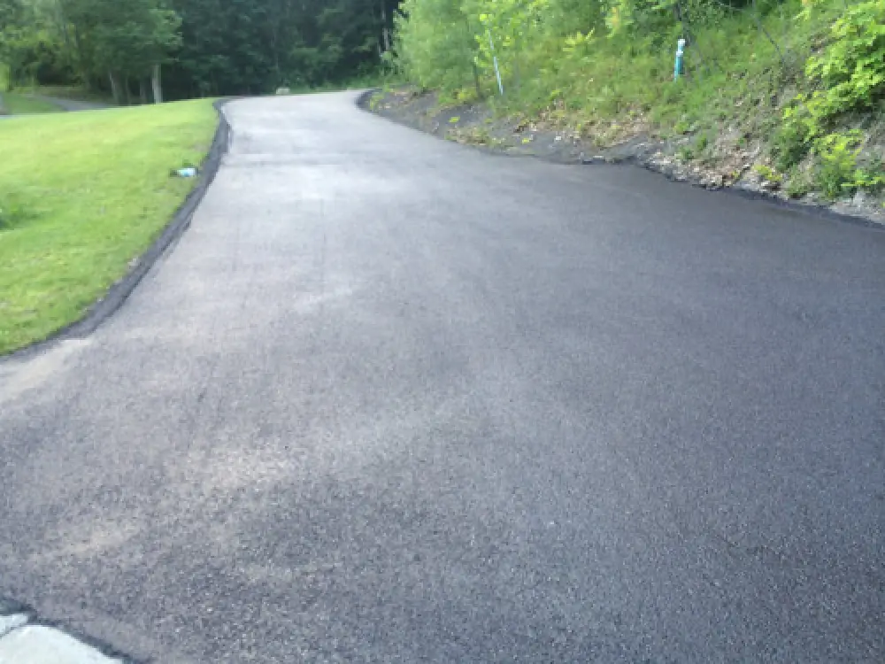 Residential driveway sealing project