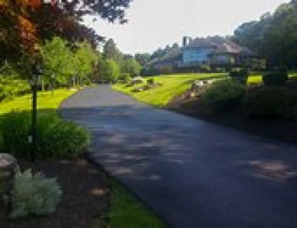 Residential asphalt sealing service