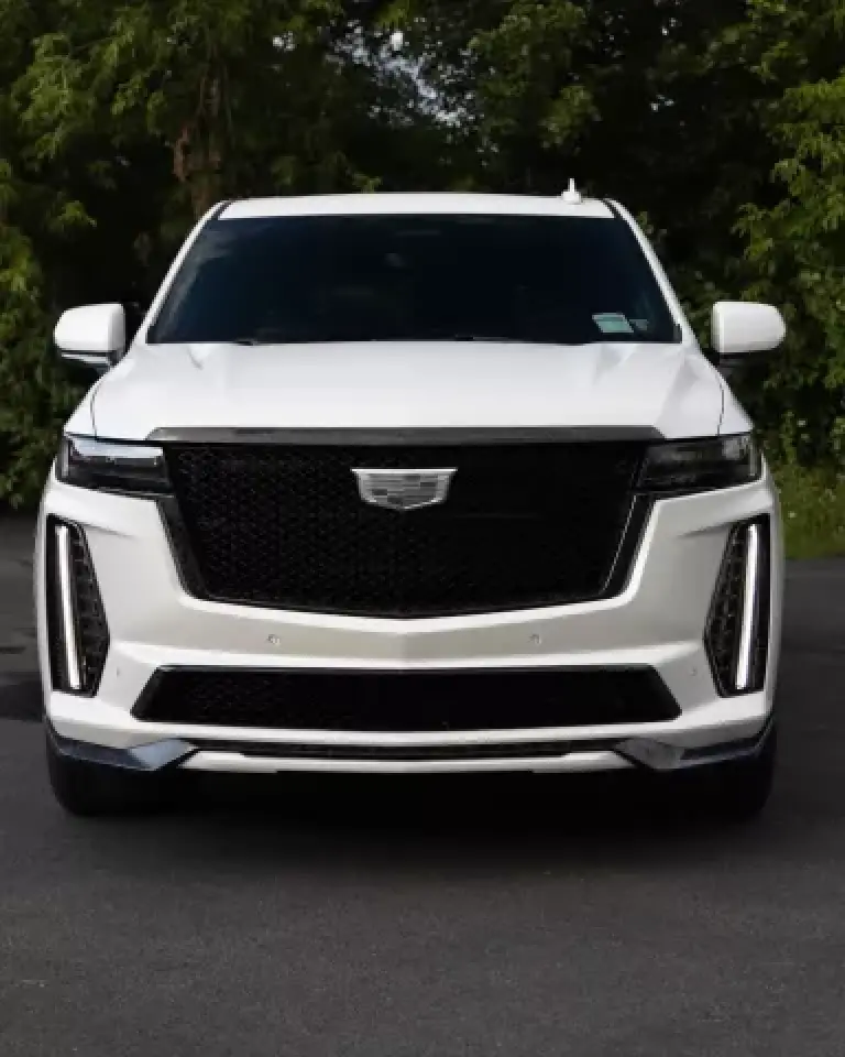 2022 Cadillac Escalade-V performance luxury SUV front quarter view