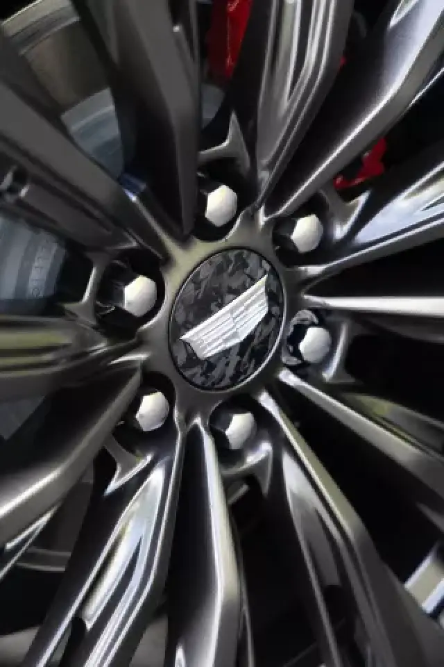 2022 Cadillac Escalade-V front fascia luxury SUV design
