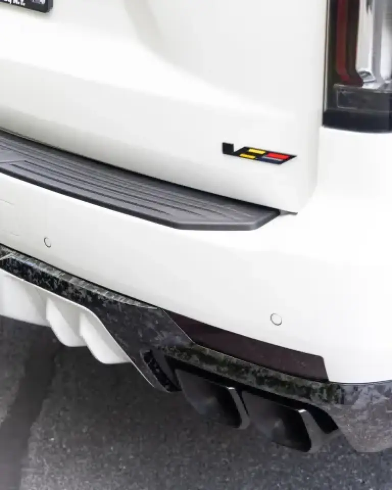 2022 Cadillac Escalade-V exterior design and body lines