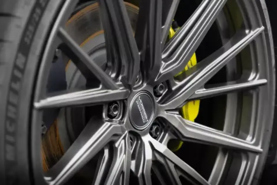 2022 Chevrolet Corvette C8 sports car body design and aerodynamic lines