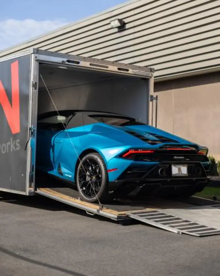 2023 lamborghini huracan loading into trailer close up