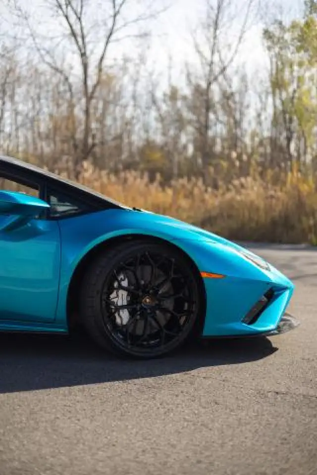 2023 lamborghini huracan front from side
