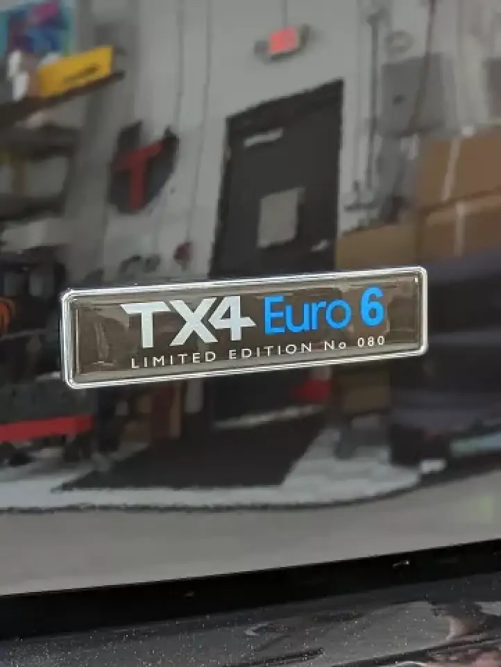 TX4 Euro 6 limited edition London taxi badge detail