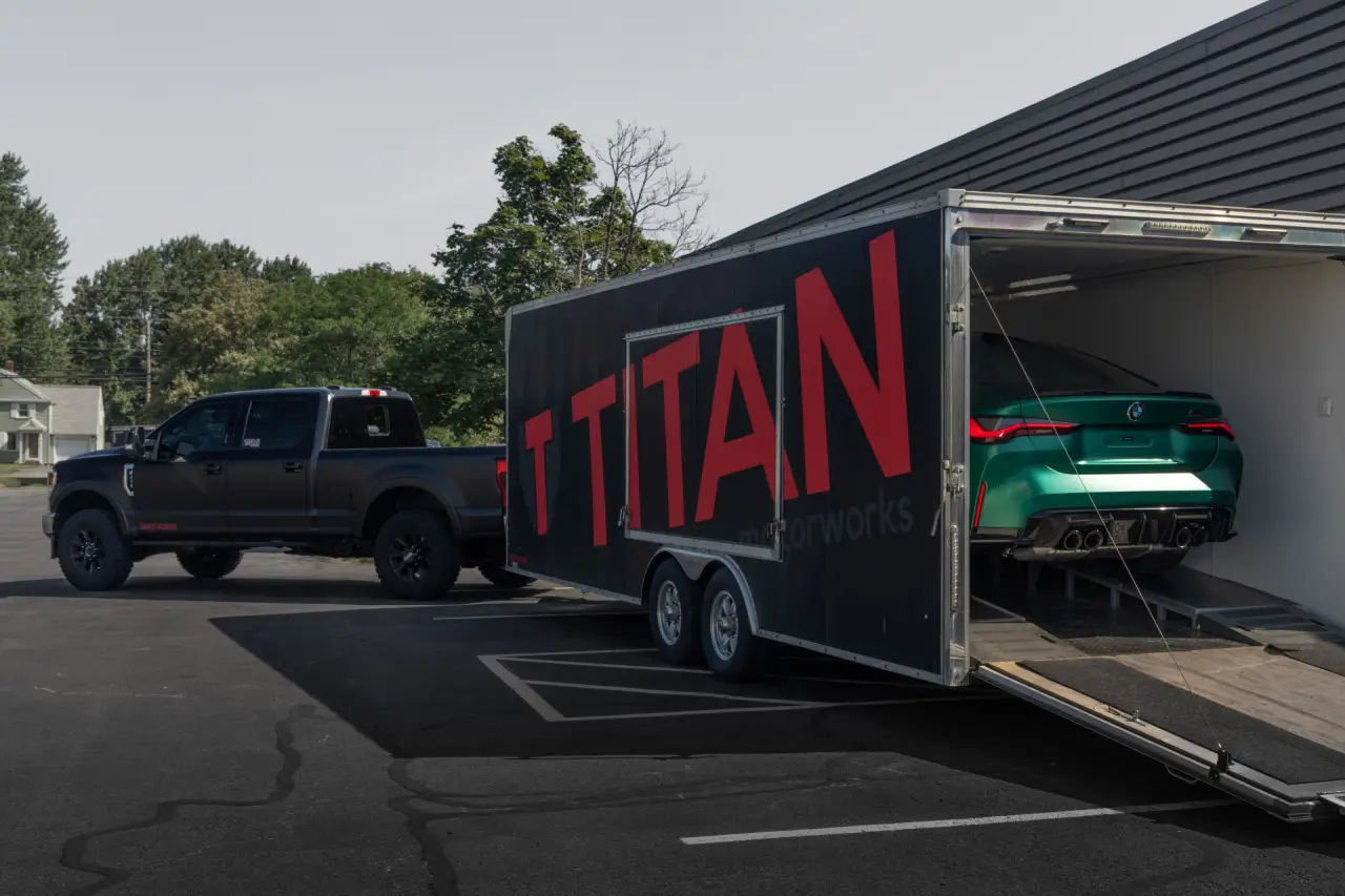 luxury vehicle enclosed trailer transportation