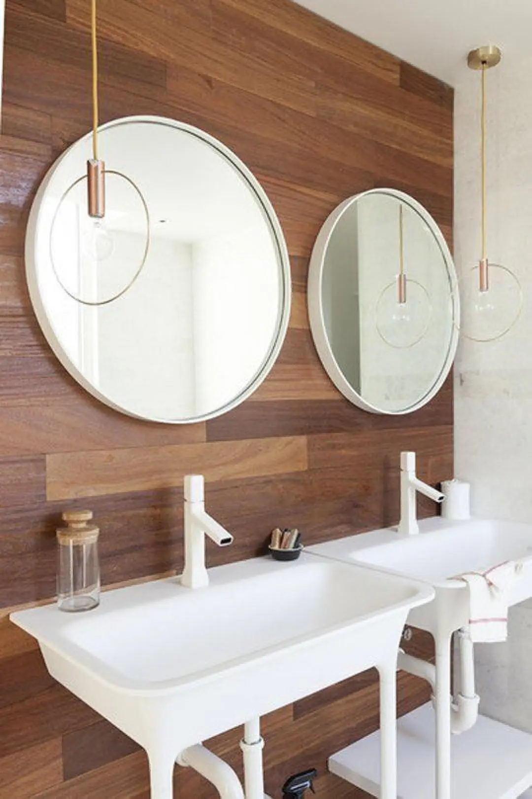 tile that looks like wood in the bathroom