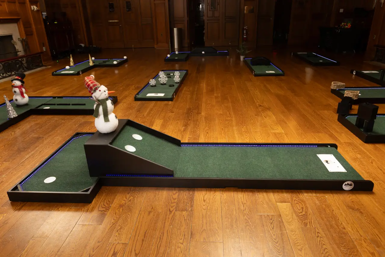 Winter Mini Golf setup hole 4