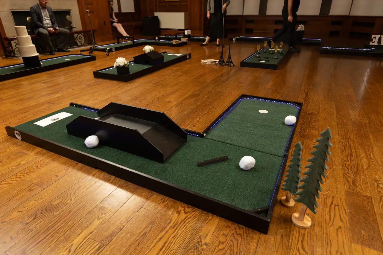 Winter Mini Golf setup hole 8