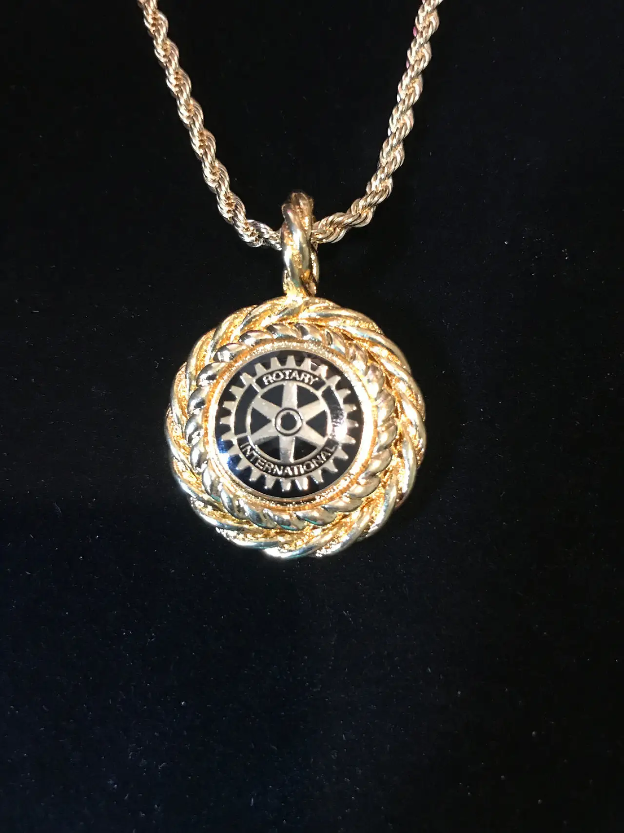 Rotary International Rope Medallion