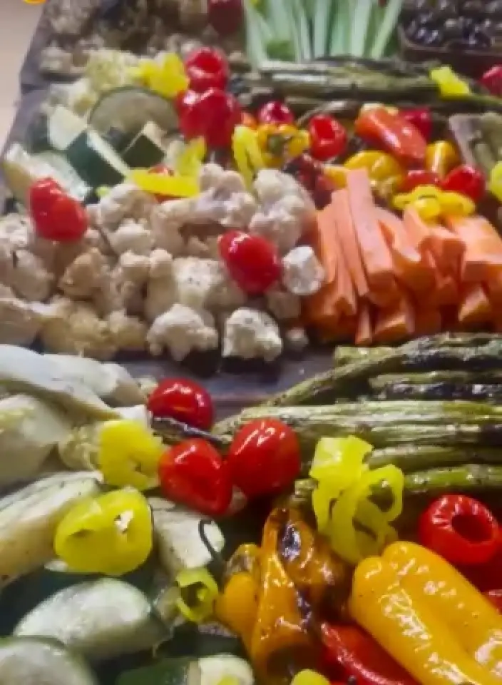 fresh and grilled vegetables