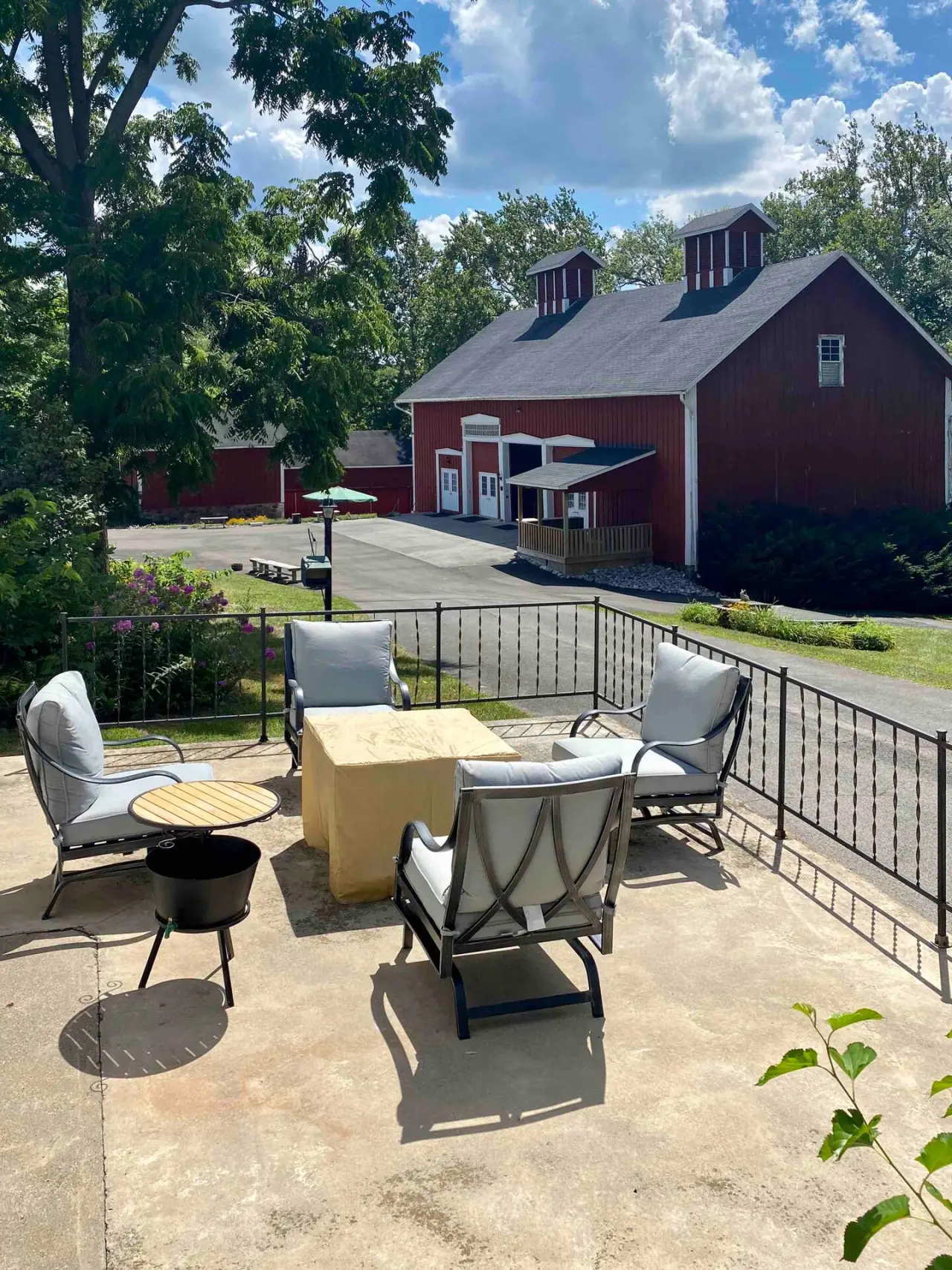 Farmhouse patio