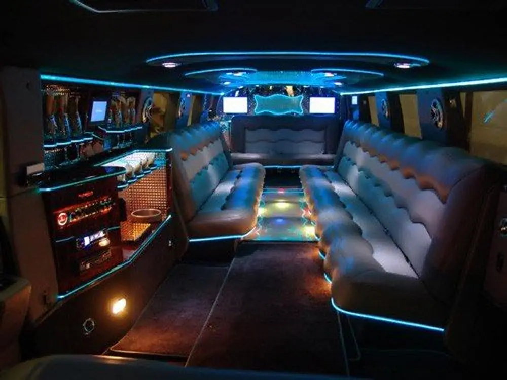 Tandem H2 Hummer Limo interior