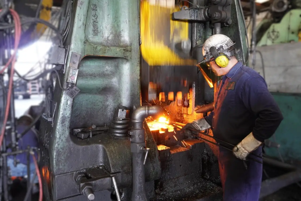 carbo forge employee forging