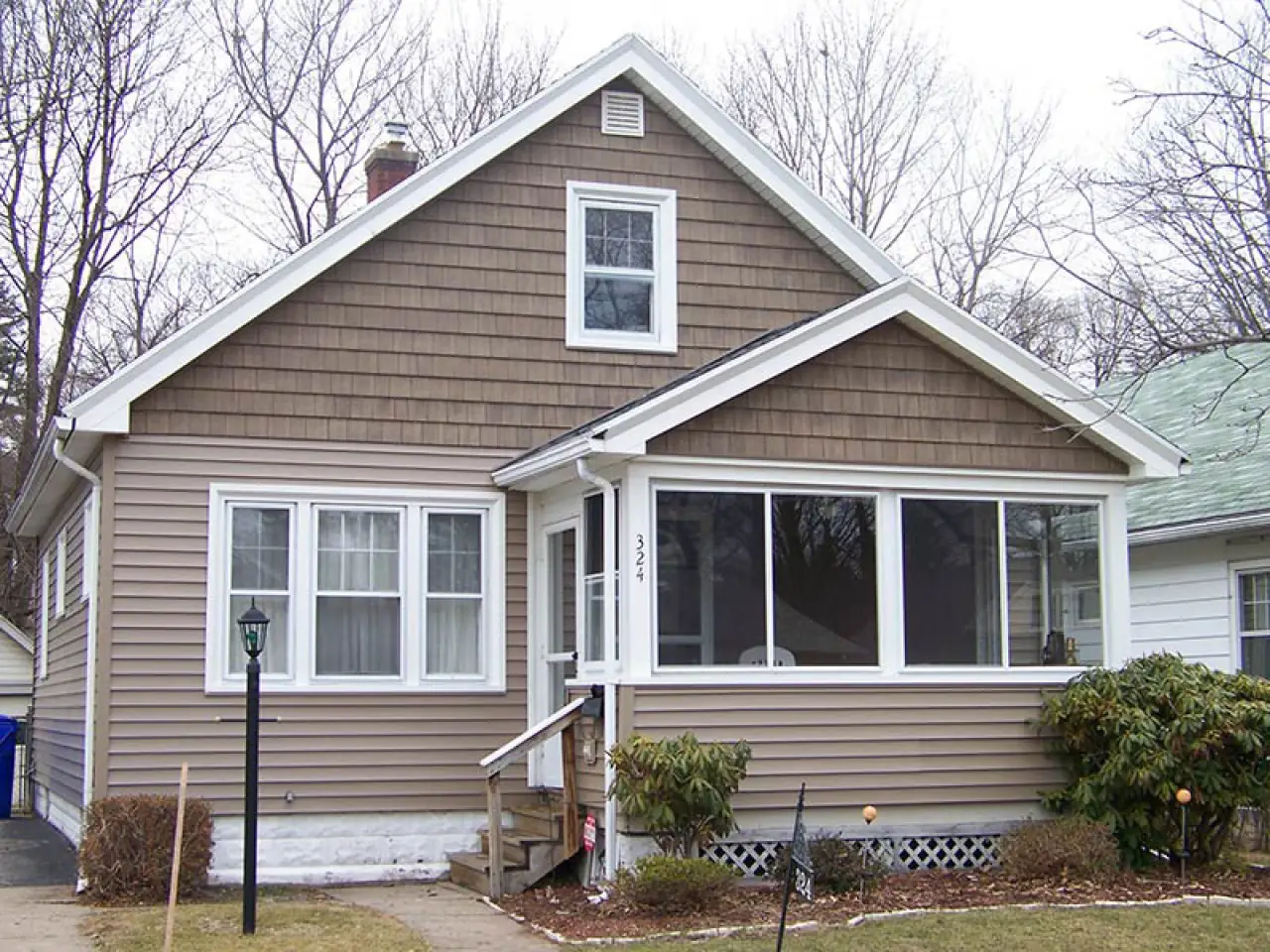 vinyl shake siding installed by american custom exteriors and interiors