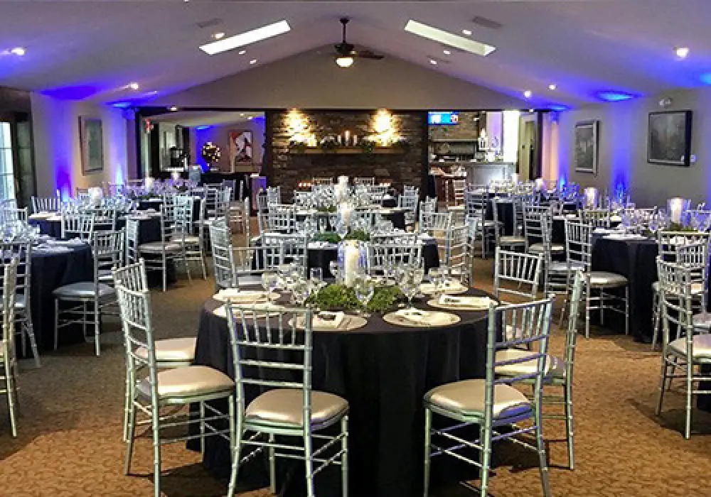 corporate event banquet table set up