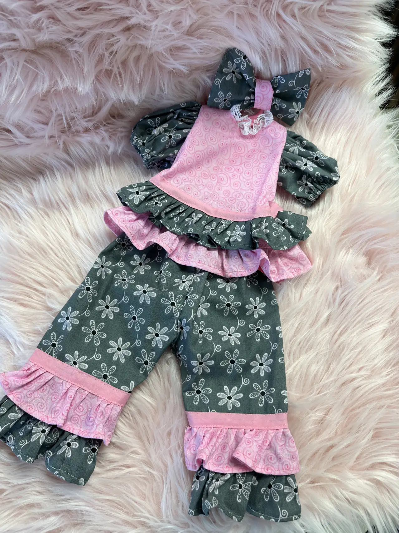 3 pc Gray and pink Daisy pant suit for doll