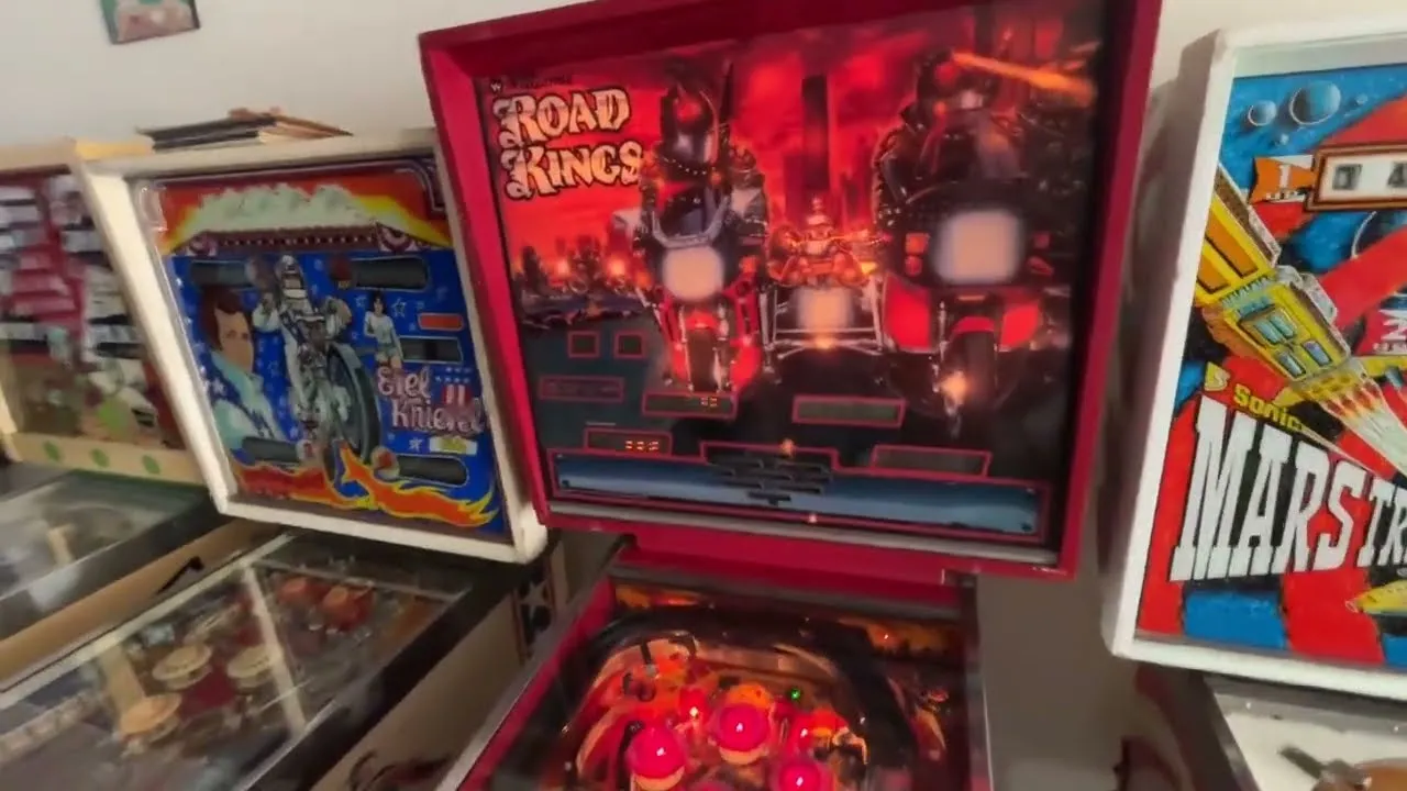 Horrible Battery Damage On This Williams System 11 Road Kings Pinball Machine!!!! video thumbnail